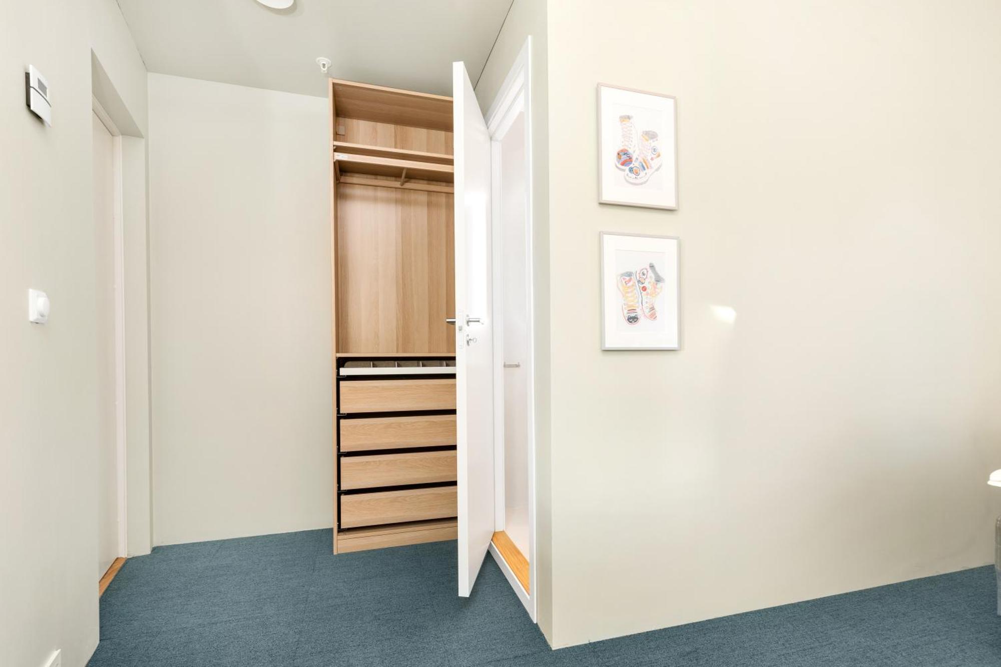 Central Guest House - Bedroom With Private Bathroom ستافانجر الغرفة الصورة